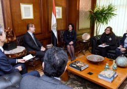 وزيرة التعاون الدولى تلتقى وفدا رفيع المستوى من البنك الكورى للاستيراد