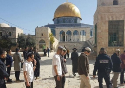 38 مستوطنا و20 طالبا يهوديا يقتحمون ساحات المسجد الأقصى