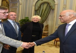 عبدالعال يستقبل وفد جمعية الصداقة المصرية الفرنسية بالبرلمان الفرنسي