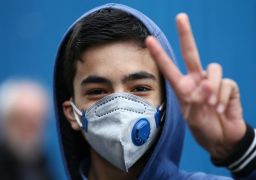 إيران .. كورونا يغلق الجامعات ومصادر: ارتفاع عدد الوفيات