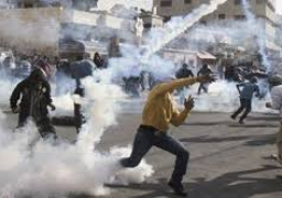 إصابات بالاختناق خلال مواجهات مع الاحتلال الإسرائيلي في مدينة البيرة