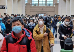 الصين … ارتفاع ضحايا “كورونا” إلى 2445 وفاة و77041 إصابة مؤكدة