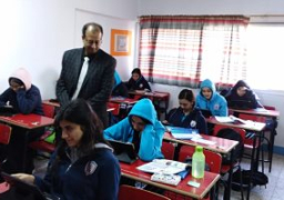 طلاب الثانوية العامة يؤدون اليوم الامتحان التجريبي الثاني