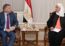 القباج تبحث التعاون مع سفير كندا بالقاهرة