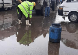 وزير التنمية المحلية : الدفع ب 210 سيارات لشفط مياه الأمطار بالقاهرة والجيزة والقليوبية