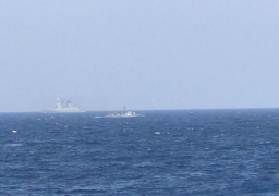 القوات البحرية المصرية والفرنسية تنفذان تدريباً بحرياً عابراً بالبحر الأحمر