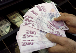 بسبب إدلب.. الليرة التركية تواصل تراجعها أمام الدولار