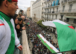 تظاهرات حاشدة في الجزائر في الذكرى الأولى لانطلاق الحراك