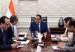 رئيس الوزراء يتابع مع وزير الاتصالات موقف رقمنة منظومة التأمين الصحى