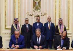 رئيس الوزراء يشهد توقيع مذكرة تفاهم بشأن مشروعات تحلية المياه باستخدام الطاقة الكهربائية المنتجة من الطاقات المتجددة