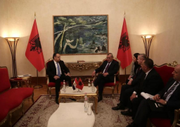 سفير مصر في ألبانيا يبحث مع رئيس البرلمان تعزيز التعاون