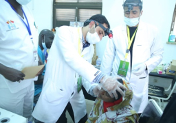 قافلة الأزهر الطبية توقع الكشف الطبي على 1674 شخصا في تشاد