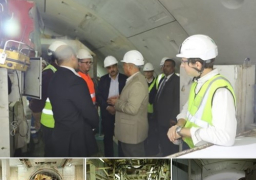 وزير النقل يفاجئ العاملين بمحطة مترو ماسبيرو بالمرحلة الثالثة للخط الثالث للمترو في السابعة صباحا ويتابع ماكينة الحفر العملاقة ايمنحوتب في المسافة من ماسبيرو للزمالك