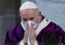 بابا الفاتيكان:العالم قد يعيش فترة ما بعد الحرب العالمية بسبب “كورونا”
