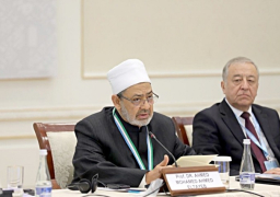 “الطيب” يقرر وقف صلاة الجماعة والجمعة مؤقتا في الأزهر