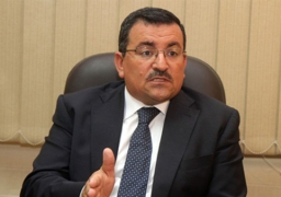 هيكل يدعو لتعليم الأجيال كيفية التعامل مع “التواصل الإجتماعي”