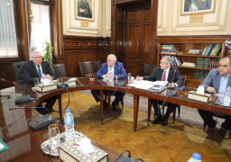 وزير الزراعة يبحث تداعيات أزمة فيروس “كورونا” على الصادرات الزراعية