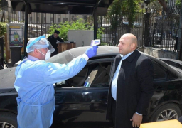 بالصور .. مجلس النواب يفحص المترددين عليه بأجهزة كشف الحرارة عن بُعد