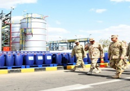 محمد فريد رئيس أركان حرب القوات المسلحة يتفقد جاهزية شركة النصر للكيماويات