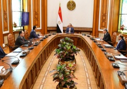 السيسي يكلف الأجهزة المعنية بتوفير السلع الأساسية وتعزيز الاحتياطي الاستراتيجي منها