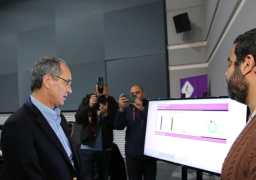 الدكتورعمرو طلعت يتفقد مركز التحكم بشبكة الشركة المصرية للاتصالات