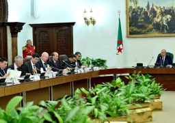 الرئيس الجزائري يترأس اليوم اجتماعاً لمجلس الوزراء لمتابعة أزمة كورونا