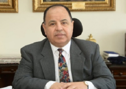 وزير المالية يصدر 6 إجراءات لتحفيز البورصة أهمها إعفاء الأجانب من الضرائب