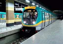 انتظام حركة القطارات بالخط الأول لمترو الأنفاق بعد سحب القطار المعطل