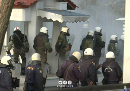 مواجهات عنيفة بين الشرطة اليونانية ومهاجرين قادمين من تركيا