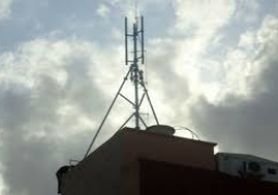 وزارة الاتصالات تهيب بالمواطنين الابتعاد عن أبراج المحمول