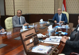 وزير الإسكان يستعرض خطة تركيب العدادات الكودية .. والعدادات مُسبقة الدفع