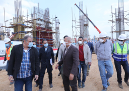 وزير النقل يتابع أعمال تنفيذ مشروع القطار الكهربائى