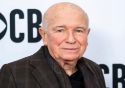 وفاة الكاتب المسرحى الأمريكى الشهير تيرنس ماكنالى بعد إصابته بكورونا