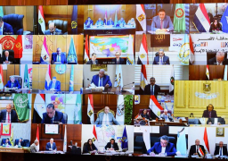 مدبولي يوجه الشكر للمُحافظين على جُهودهم في إزالة مُخالفات البناء وتنظيم صرف منحة الرئيس للعمالة غير المنتظمة