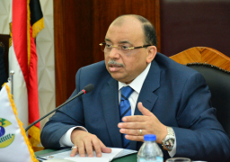 “التنمية المحلية” توجه المحافظين بضرورة ارتداء العاملين للكمامات