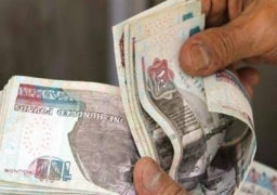 الوزراء: لا صحة لإلزام المواطنين باستبدال العملات الورقية بالبلاستيكية