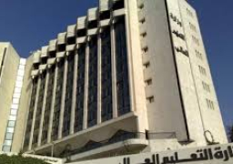 امتحانات السنوات النهائية بالجامعات تعقد بعد انتهاء فترة تعليق الدراسة