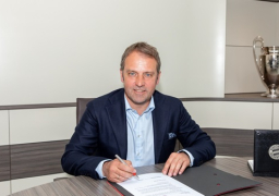 رسميًا.. فليك مدربًا لبايرن ميونخ حتى 2023