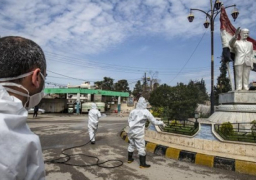 سوريا تمدد حظر التجول ليلاً لكنها تسمح للشركات بالعودة للعمل