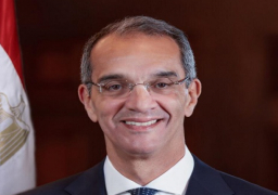 طلعت يشهد توقيع اتفاقيات تخصيص ترددات مع ثلاث شركات محمول