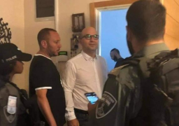 قوات الاحتلال الإسرائيلي تعتقل وزير شؤون القدس