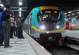 مترو الانفاق يبدأ اليوم العمل بالمواعيد الجديدة بعد تعديل توقيت الحظر
