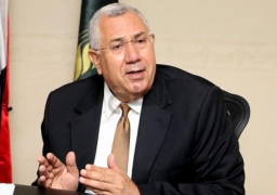 وزير الزراعة يوجه بتحريك سيارة مناففذ متنقلة لاهالى صفط تراب