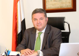 وزير قطاع الأعمال مهنئا العمال بعيدهم: دوركم رئيسي في التطوير