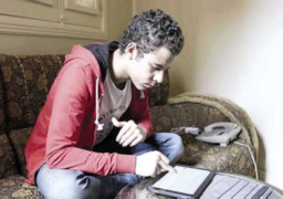 “التعليم”: 99% من طلاب الصف الأول الثانوي أدوا اختبار اللغة العربية إلكترونيًا