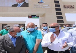 وزير النقل: القيادة السياسية صدقت على إنهاء تطوير طريق القاهرة أسوان الصحراوي الغربي