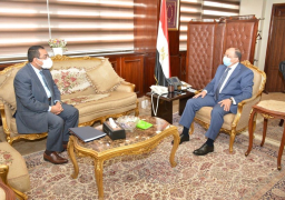 وزير التنمية المحلية يبحث مع رئيس ” المركزي للتنظيم والإدارة ” ملفات تطوير الهياكل التنظيمية والوظيفية للوزارة والمحافظات