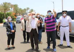 بالصور .. رئيس الوزراء يقوم بجولة ميدانية لتفقد بعض المشروعات بمدينة شرم الشيخ