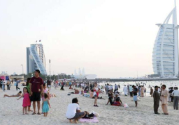 دبي تسمح بإعادة فتح الحدائق العامة وشواطئ الفنادق بشروط