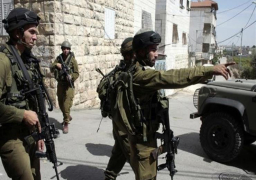 قوات الاحتلال الإسرائيلي تعتقل 12 فلسطينيا في انحاء متفرقة بالضفة الغربية